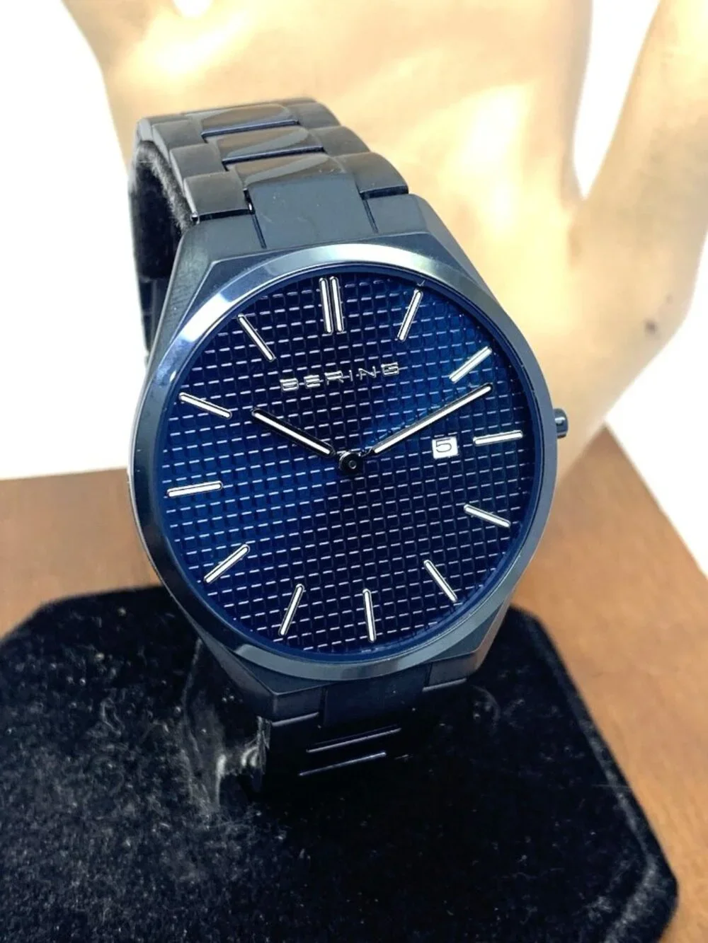 Bering Men's Watch 17240-797 Quartz Blue Dial Date Stainless Steel 40mm